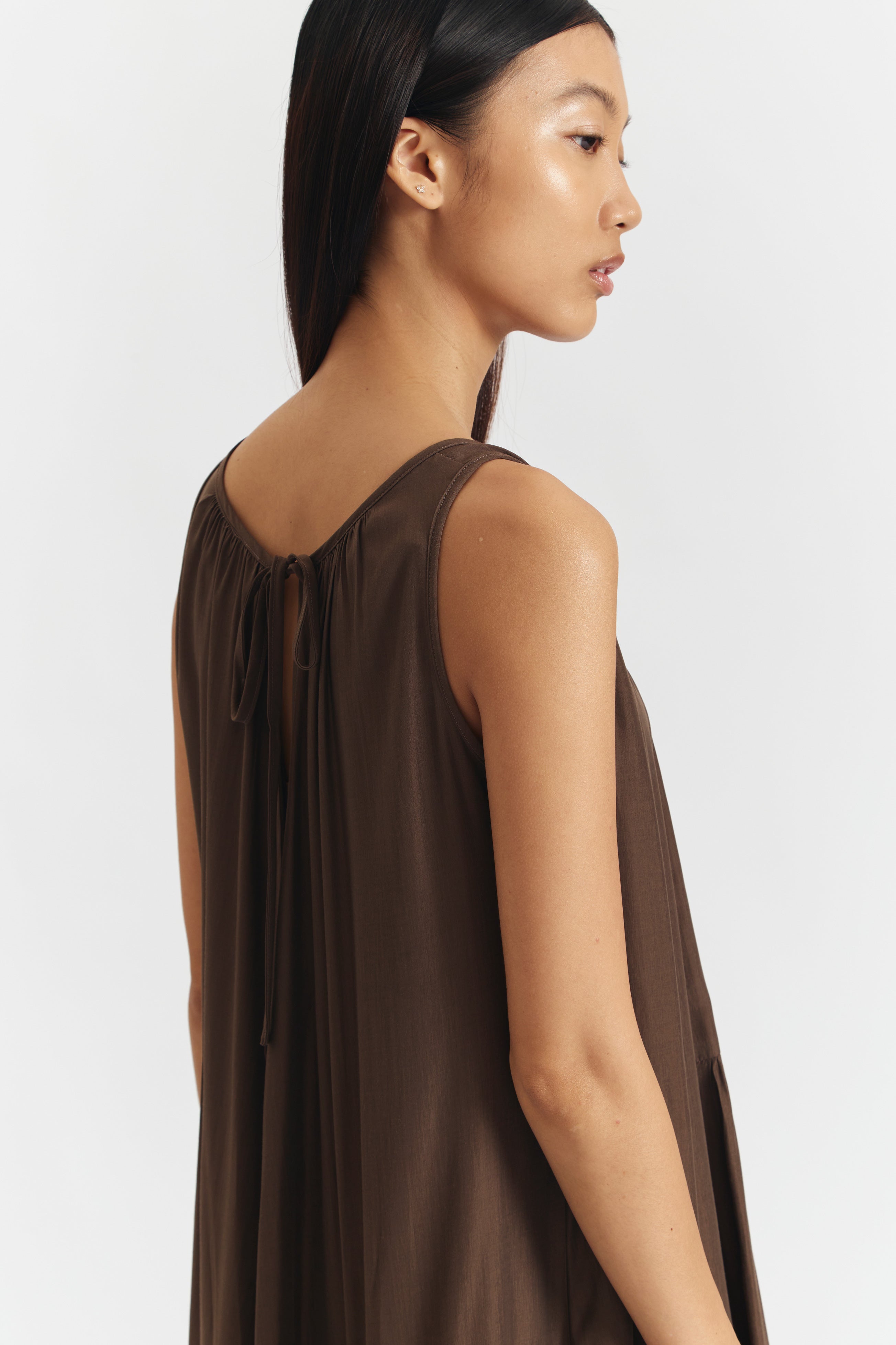 PLIO DRESS DARK BROWN