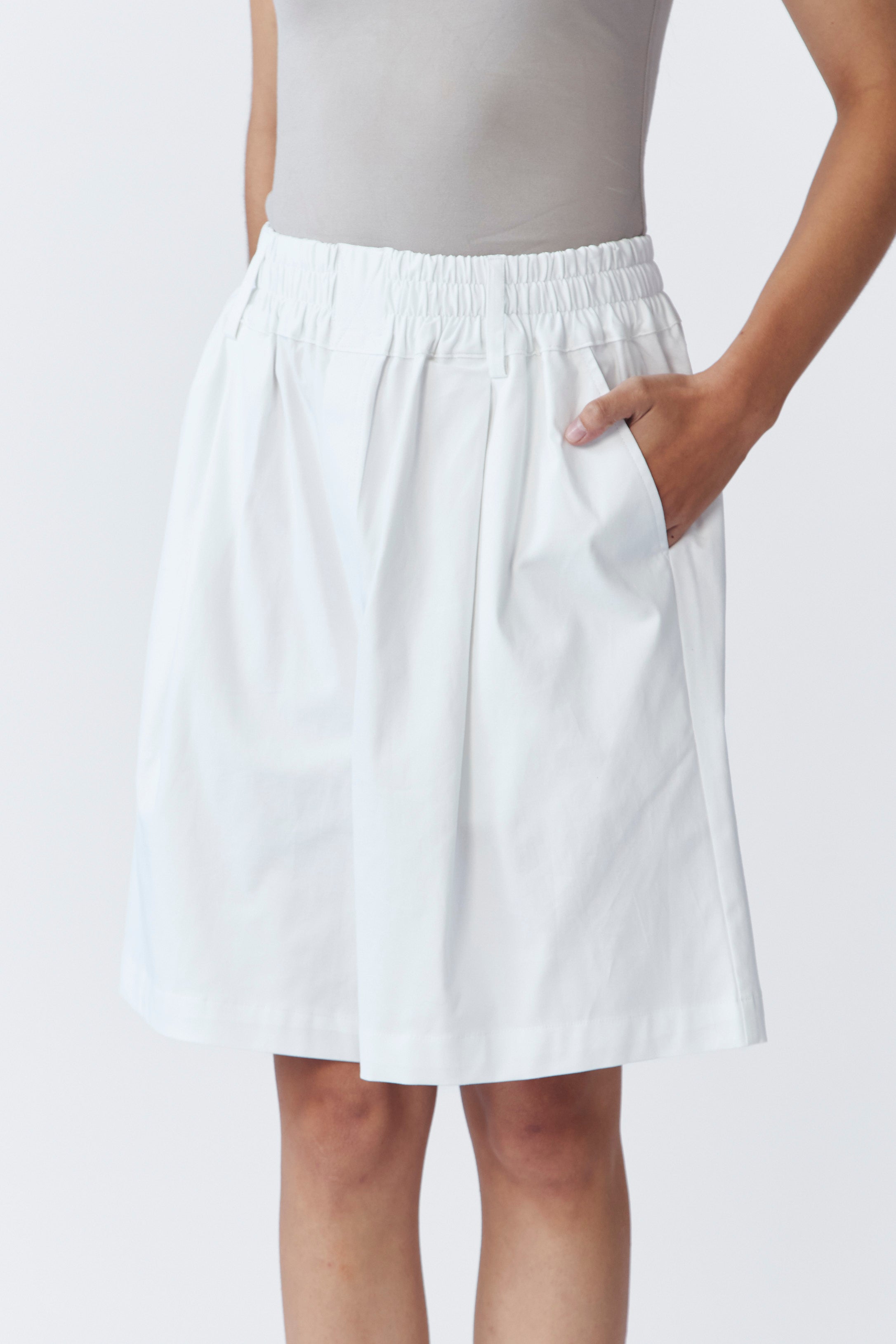 CHA SHORTS WHITE