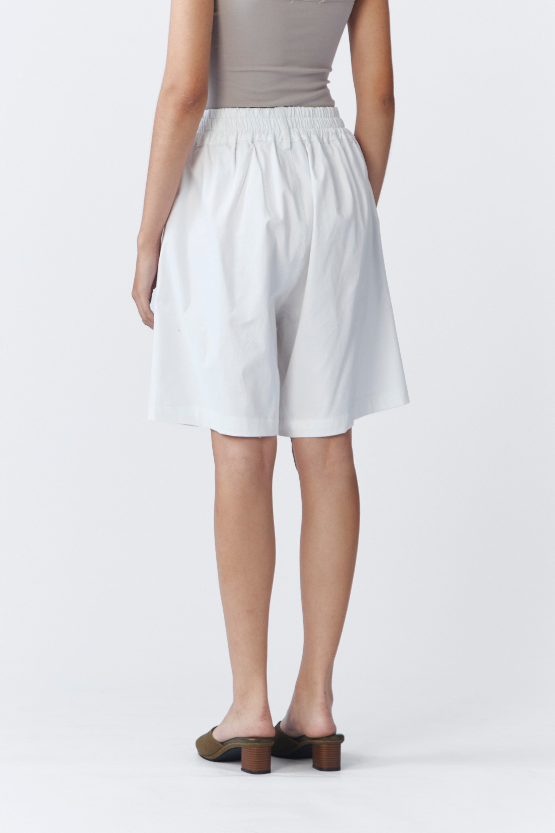 CHA SHORTS WHITE