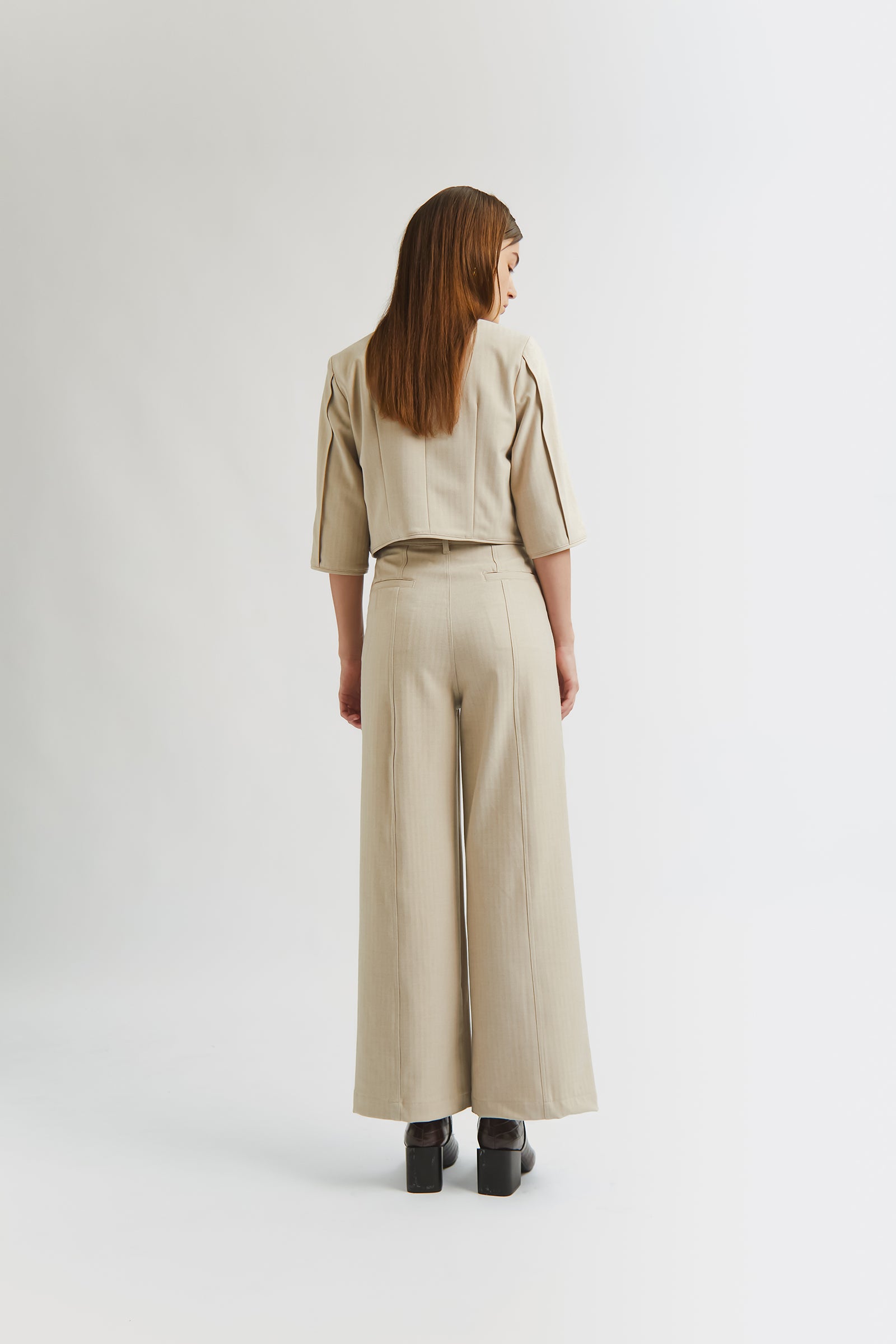 color_beige