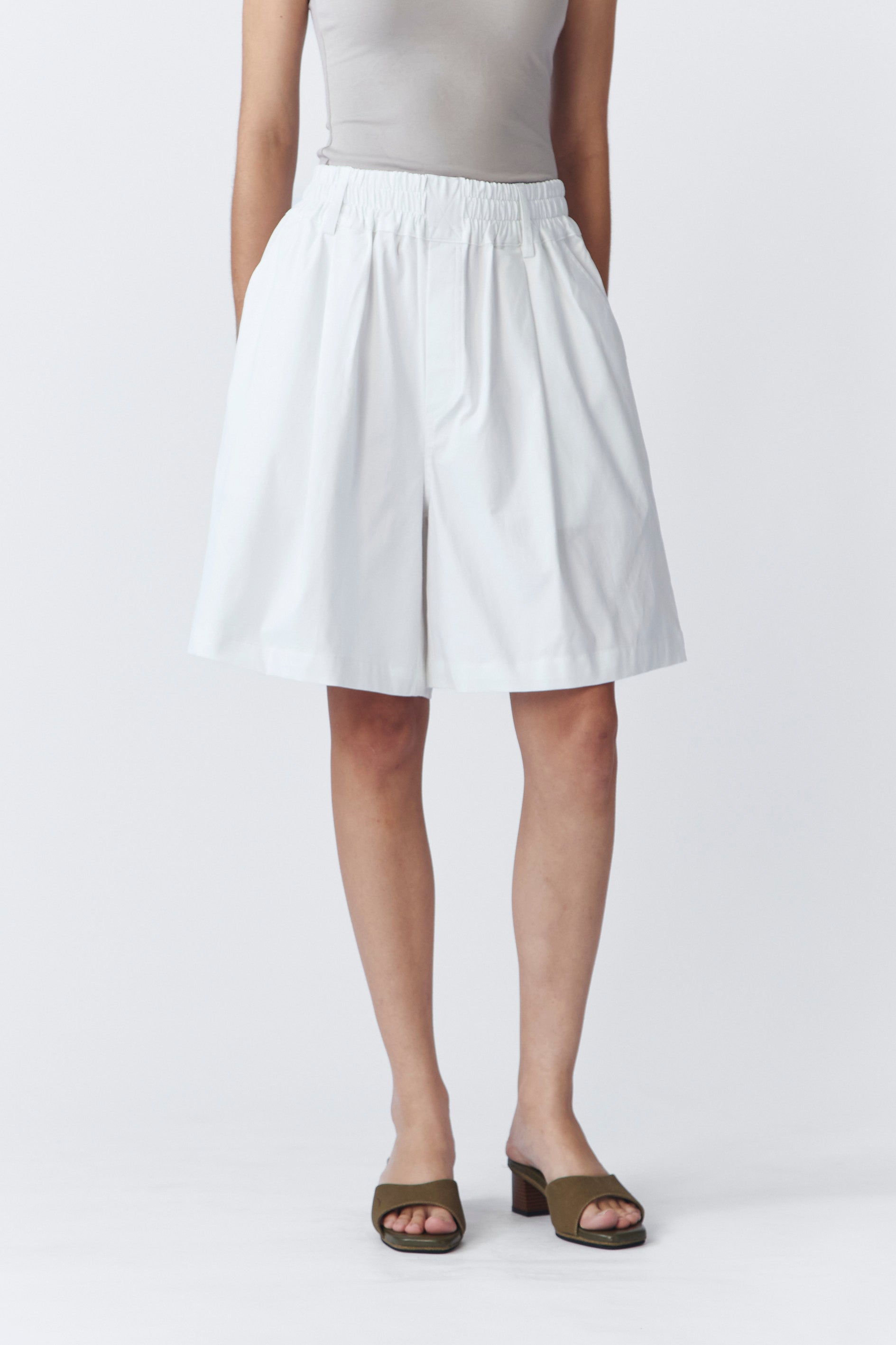 CHA SHORTS WHITE